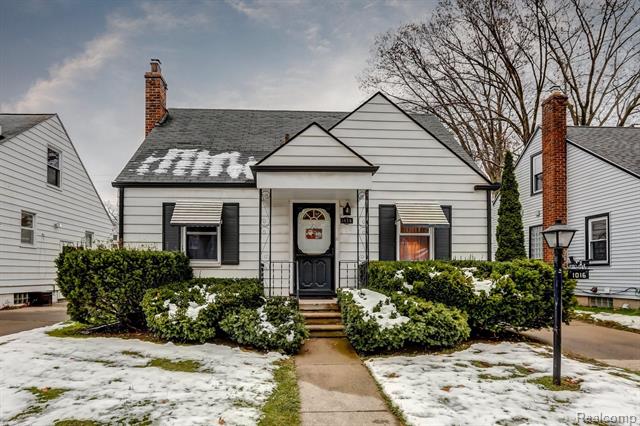 front view picture of 1016 Grove Ave, Royal Oak, MI. 48067