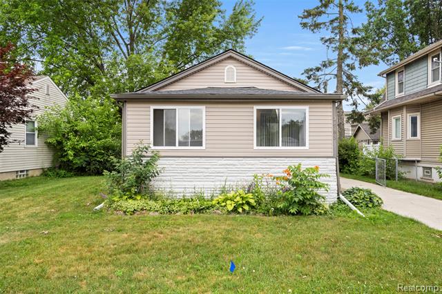 front view picture of 2983 Kenmore Rd, Berkley, MI. 48072