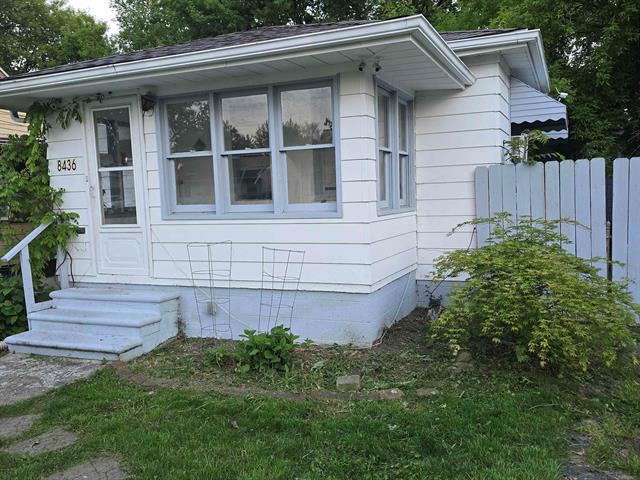 front view picture of 8436 Lozier Avenue, Warren, MI. 48089