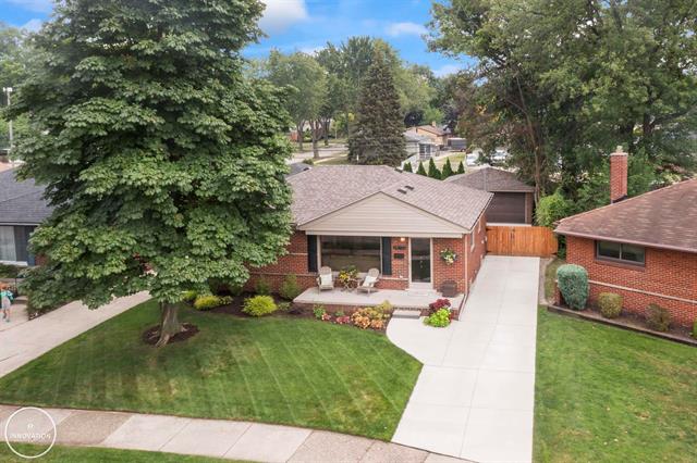 front view picture of 28133 Diesing Dr, Madison Heights, MI. 48071