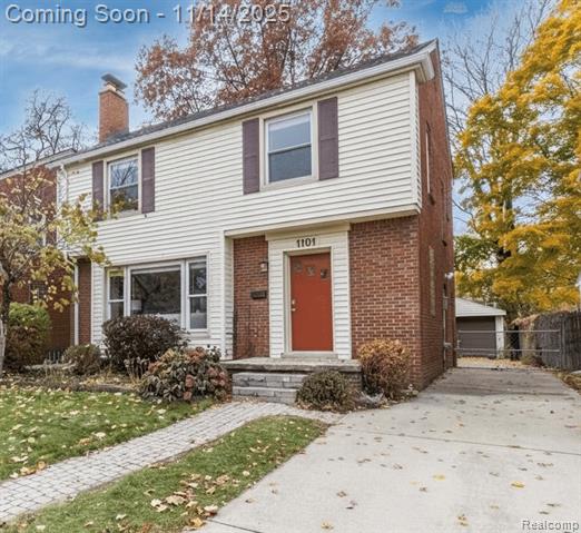 front view picture of 1101 N Washington Ave, Royal Oak, MI. 48067