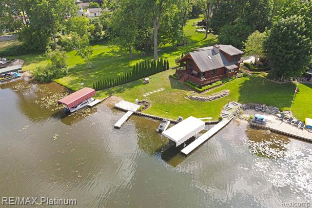 front view picture of 2757 S Hacker Road, Brighton, MI. 48114