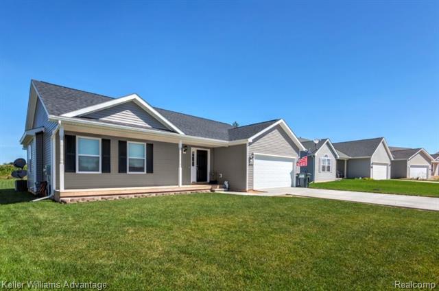 front view picture of 8104 Eagle Ridge Lane, Fowlerville, MI. 48836