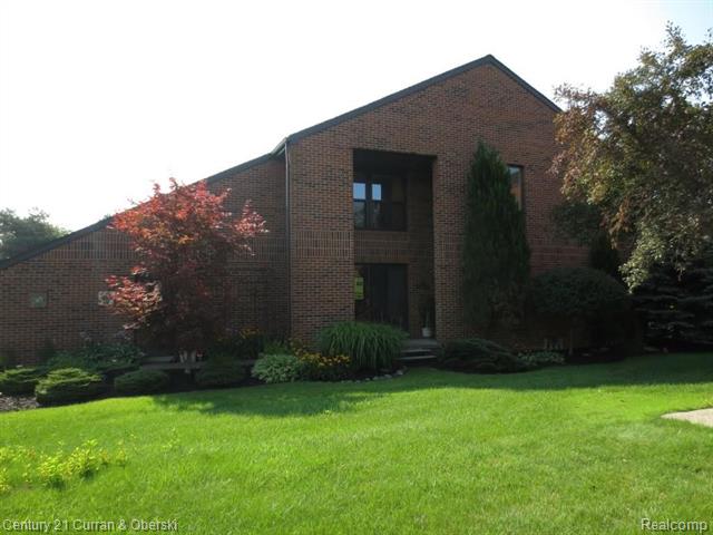front view picture of 5 Colony Lane, Dearborn, MI. 48120