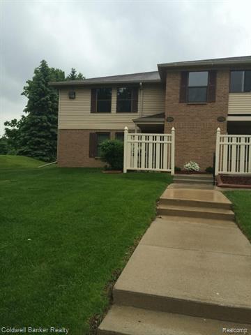front view picture of 19596 Northridge Drive, Northville, MI. 48167