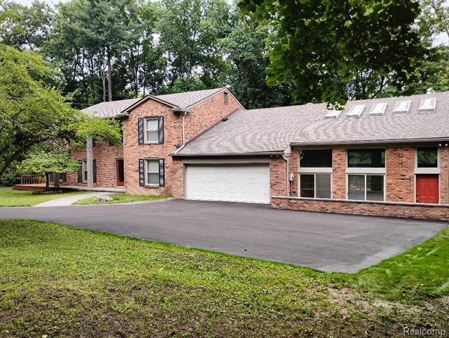 front view picture of 28680 W 12 Mile Rd, Farmington, MI. 48334
