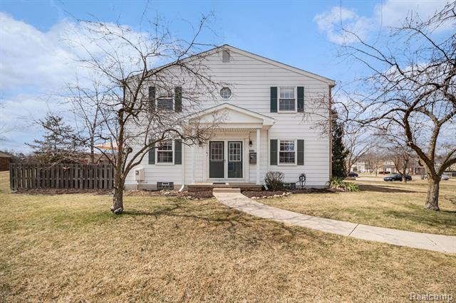front view picture of 19338 Old Bridge Court, Northville, MI. 48167