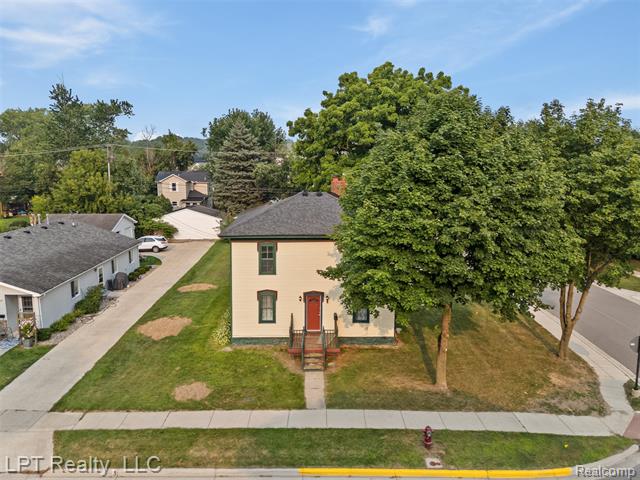 front view picture of 302 N 2Nd Street, Brighton, MI. 48116