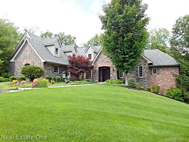 front view picture of 9874 Kings Valley, Clarkston, MI. 48348