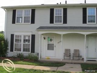 front view picture of 28345 Greenbriar Way, Trenton, MI. 48183