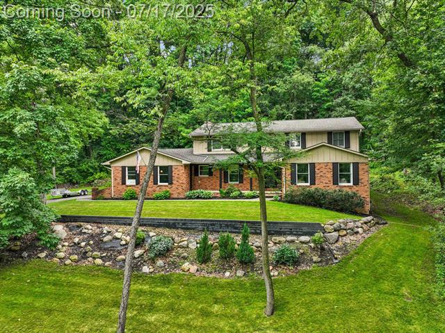 front view picture of 6047 Sundance Trail, Brighton, MI. 48116