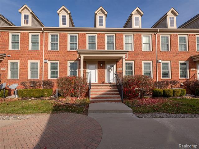 front view picture of 655 Vinewood, Wyandotte, MI. 48192