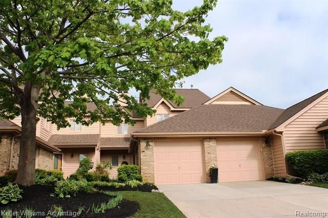 front view picture of 18241 Blue Herone  Drive, Northville, MI. 48168