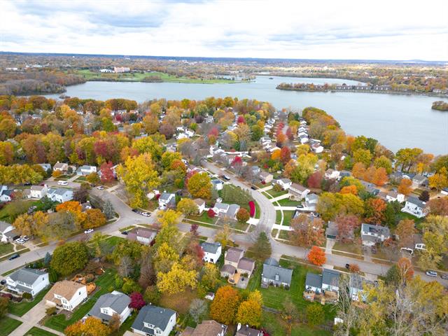 front view picture of 8124 Valleyview Drive, Ypsilanti, MI. 48197