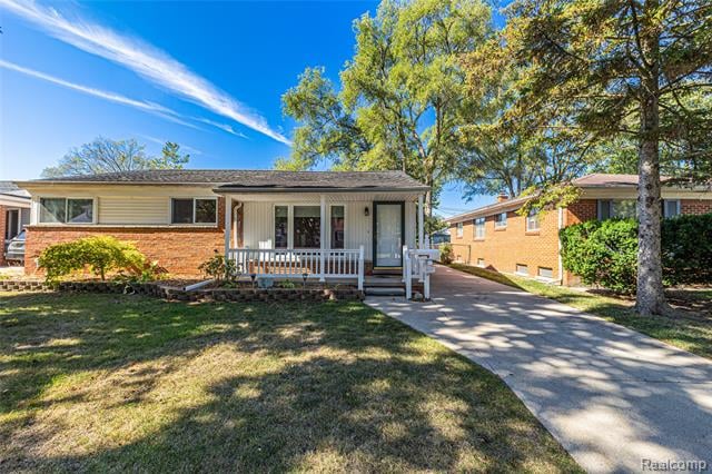 front view picture of 1019 N Edgeworth Ave, Royal Oak, MI. 48067