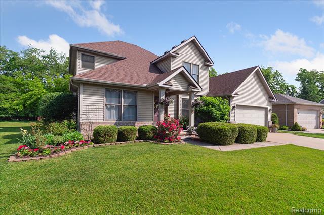 front view picture of 1453 Maplewood Drive, Saline, MI. 48176