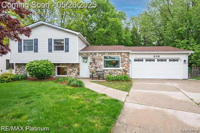 front view picture of 638 Glenwyth Road, Brighton, MI. 48116