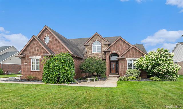 front view picture of 2157 Cristina Anne Court, Howell, MI. 48855