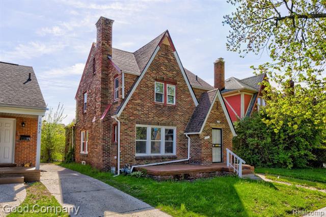 front view picture of 18644 Santa Rosa Drive, Detroit, MI. 48221