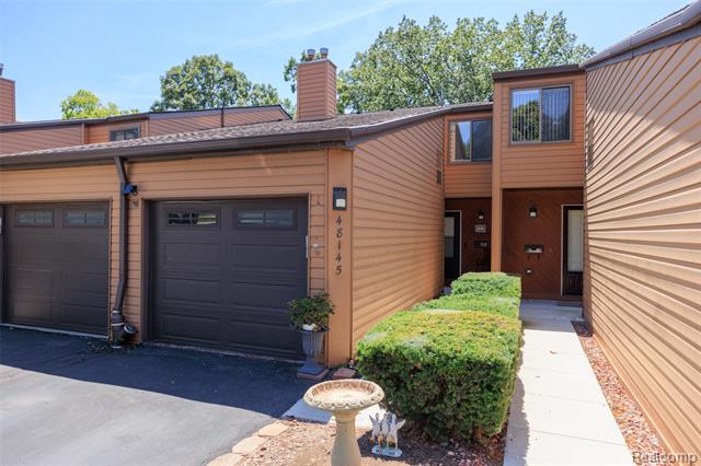 front view picture of 48145 Bayshore Drive, Belleville, MI. 48111