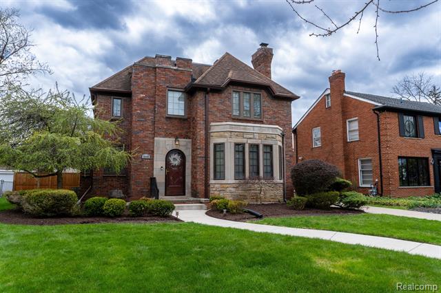 front view picture of 19405 Bretton Drive, Detroit, MI. 48223