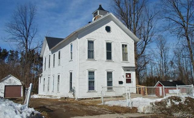 front view picture of 602 Hickory Street, Fenton, MI. 48430