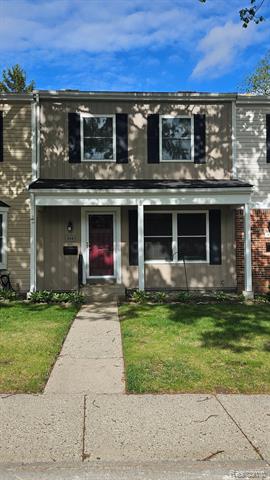 front view picture of 938 Little Hill, Rochester, MI. 48307