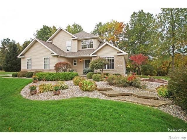 front view picture of 7926 Forest Creek Court, Whitmore Lake, MI. 48189