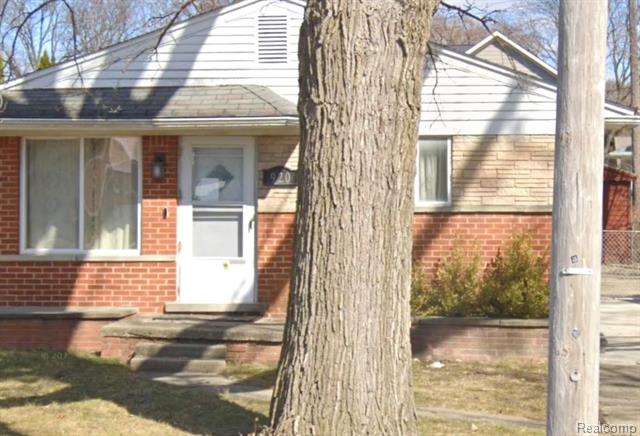 front view picture of 920 Cloverdale Dr, Royal Oak, MI. 48067