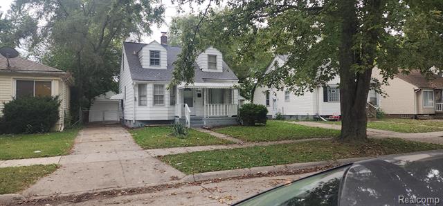 front view picture of 18580 Kingsville Street, Harper Woods, MI. 48225