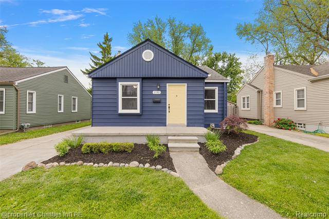 front view picture of 2193 Earlmont Rd, Berkley, MI. 48072