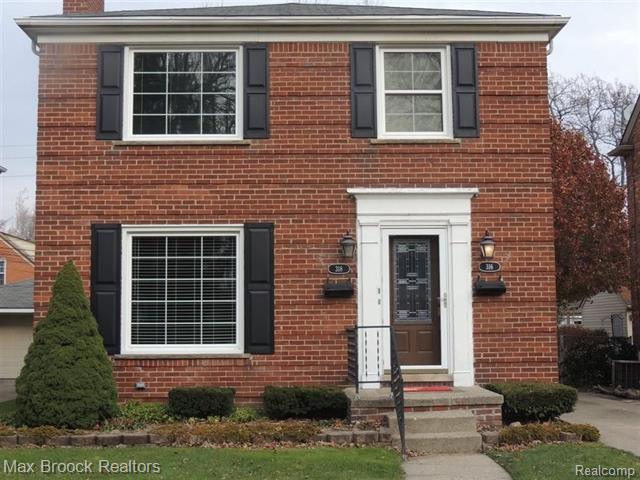 front view picture of 318 Catalpa Drive, Royal Oak, MI. 48067