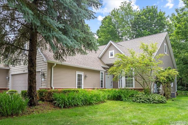 front view picture of 118 Fox Hollow Drive, Metamora, MI. 48455