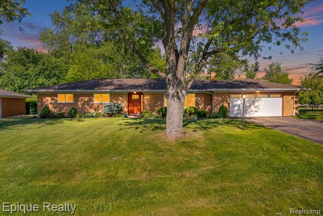 front view picture of 8052 Dungarvin Drive, Grand Blanc, MI. 48439