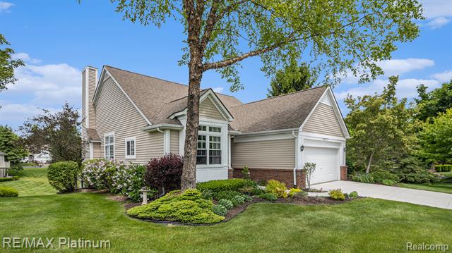 front view picture of 4977 Northfield Drive, Howell, MI. 48843