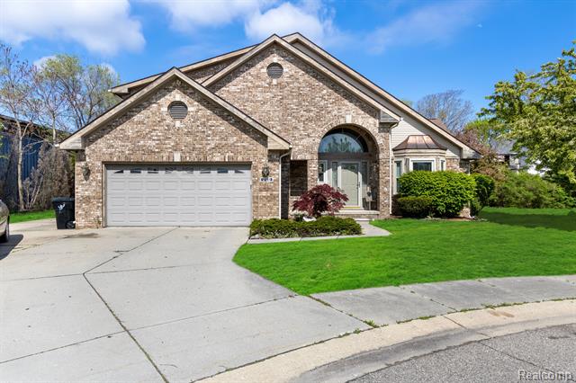 front view picture of 760 Clairpointe Woods Drive, Detroit, MI. 48215