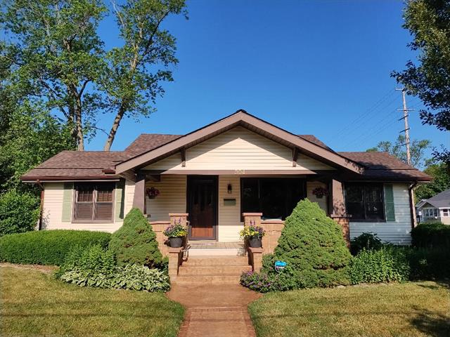 front view picture of 304 S 3Rd Street, Brighton, MI. 48116