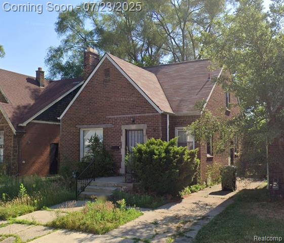 front view picture of 16570 Tracey Street, Detroit, MI. 48235