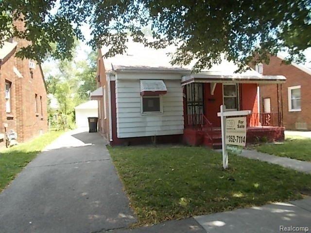 front view picture of 19170 Saint Marys Street, Detroit, MI. 48235