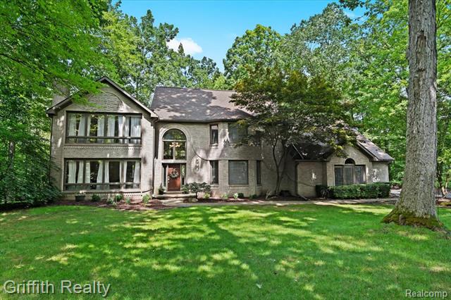 front view picture of 2018 Pine Hollow Trail, Brighton, MI. 48114