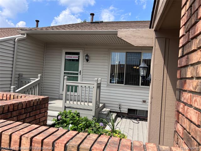 front view picture of 61958 Ticonderoga, South Lyon, MI. 48178