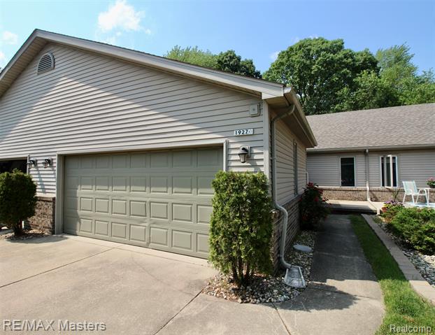 front view picture of 19270 Otto Court, New Boston, MI. 48164