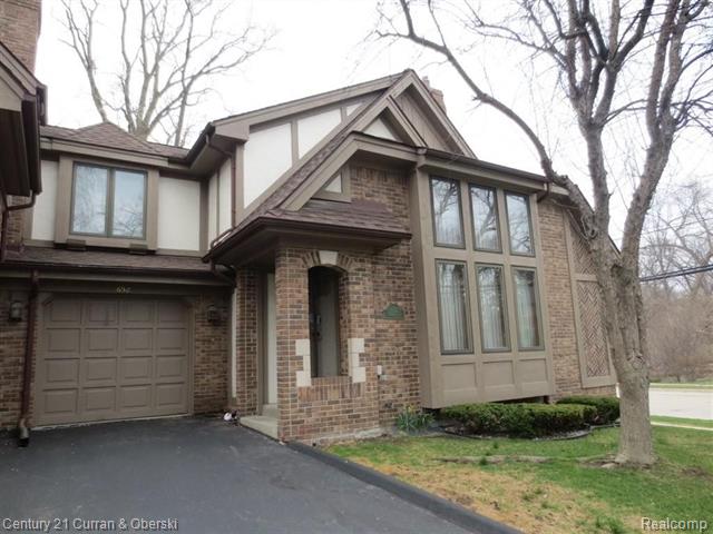 front view picture of 652 Military S Street, Dearborn, MI. 48124