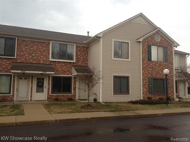 front view picture of 30693 Hidden Pines Lane, Roseville, MI. 48066