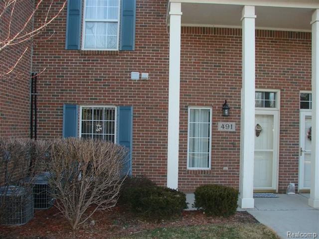 front view picture of 491 Mulberry Street, Wyandotte, MI. 48192