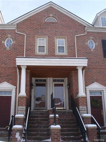 front view picture of 16944 Farmington, Livonia, MI. 48154