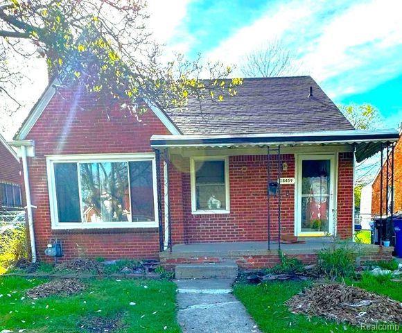 front view picture of 18459 Hubbell Street, Detroit, MI. 48235