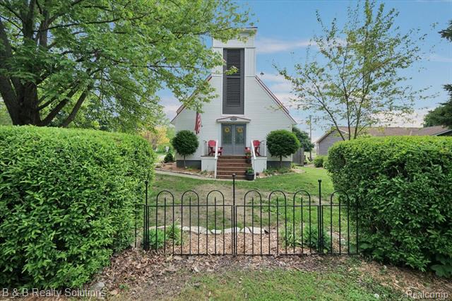front view picture of 6624 Jefferson Road, North Branch, MI. 48461