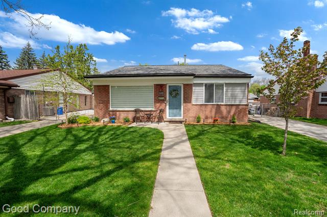 front view picture of 1299 Jerry Ave, Madison Heights, MI. 48071