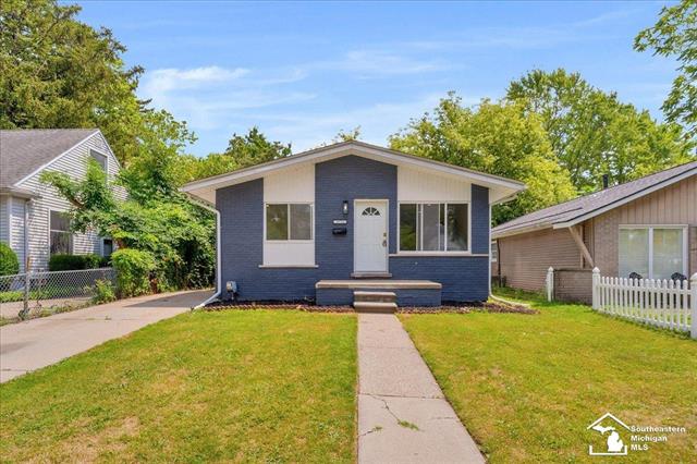 front view picture of 28722 Everett St, Southfield, MI. 48076
